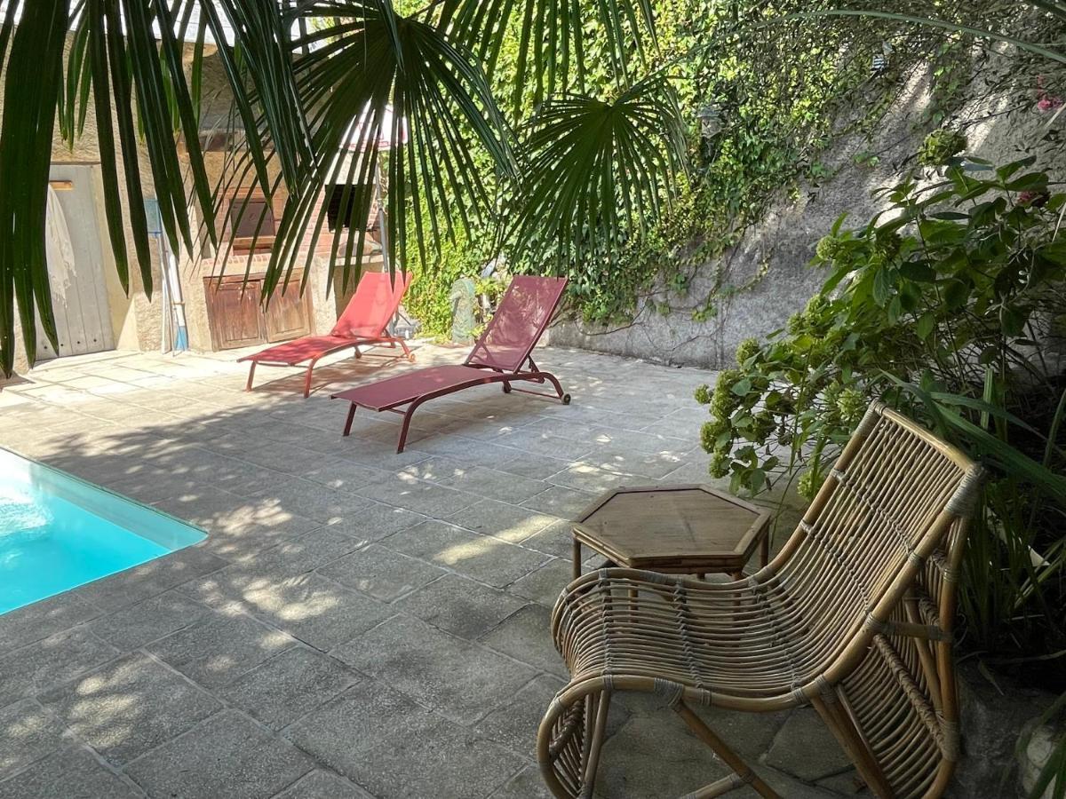 La Maison Aux Murs Anciens Et Ses Chambres タルブ エクステリア 写真