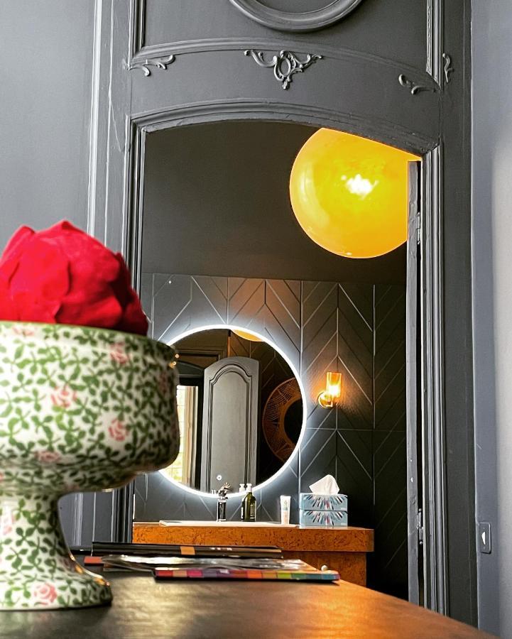 La Maison Aux Murs Anciens Et Ses Chambres タルブ エクステリア 写真